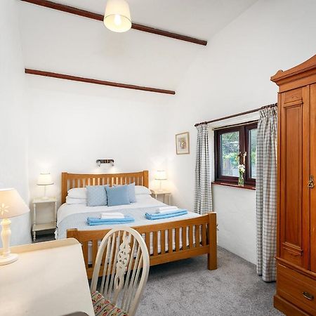 The Snug At Cornish Barn Holidays Truro Zewnętrze zdjęcie